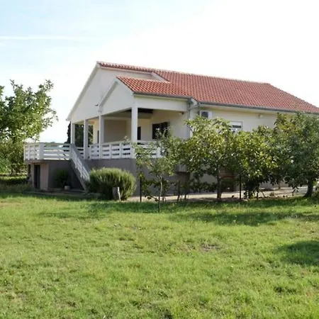 Holliday House Eni Zadar * Vrsi