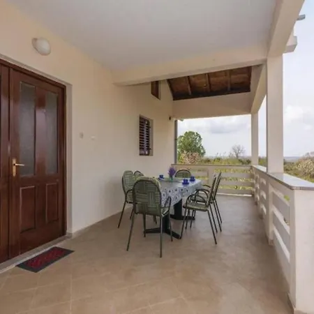 Holiday home Holliday House Eni Zadar