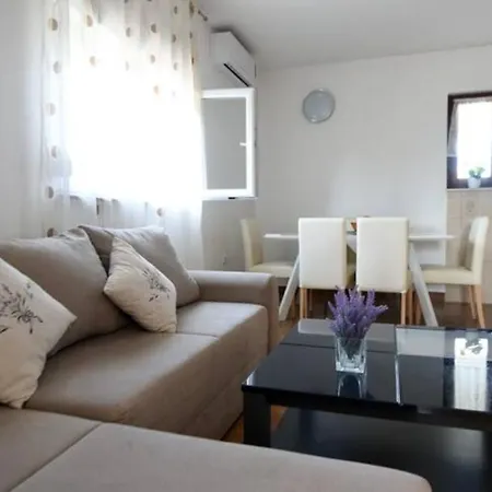 Holiday home Holliday House Eni Zadar Vrsi